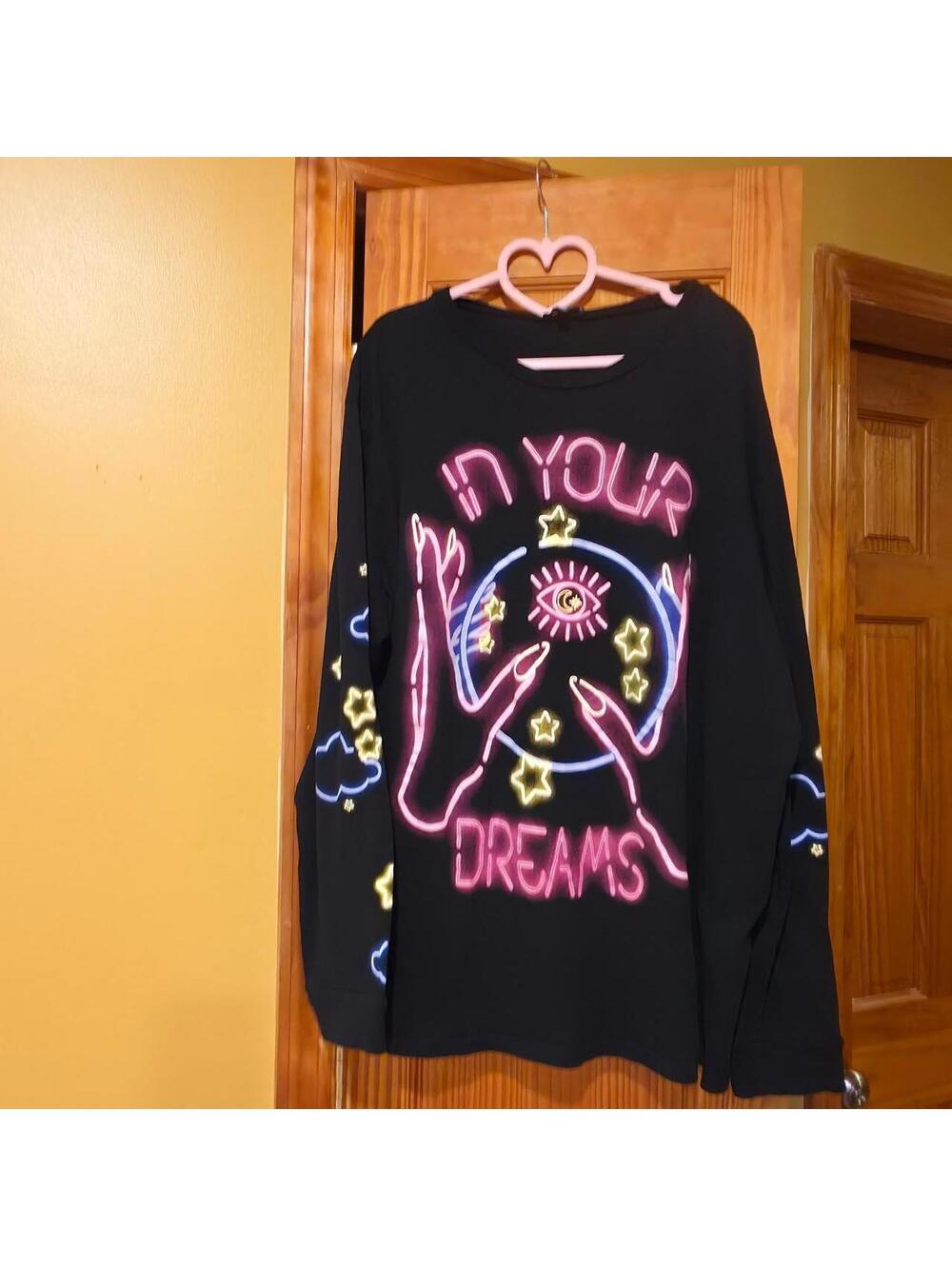 Dolls Kill Women's Black and Pink Tshirt 1x
